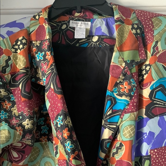 Red and Orange Blazer with 3/4 Sleeves and Lapel Collar - Picture 2 of 6